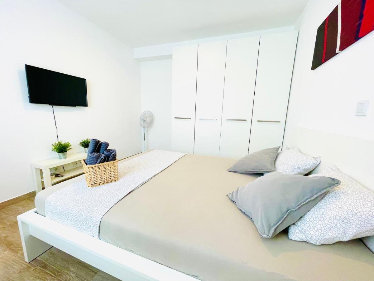 Anapartments Primošten Eksteriør billede