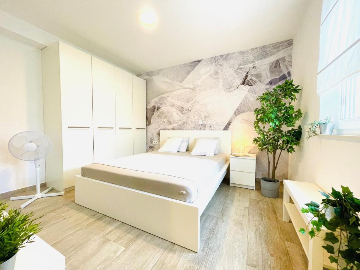 Anapartments Primošten Eksteriør billede